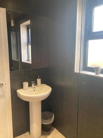 The Salt Box- Lovely Refurbished Annexe, Free Parking, Walk To Porth Beach. Saint Columb Minor Экстерьер фото